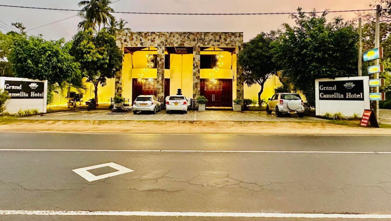 Grand Camellia Hotel Ambalantota Exterior photo