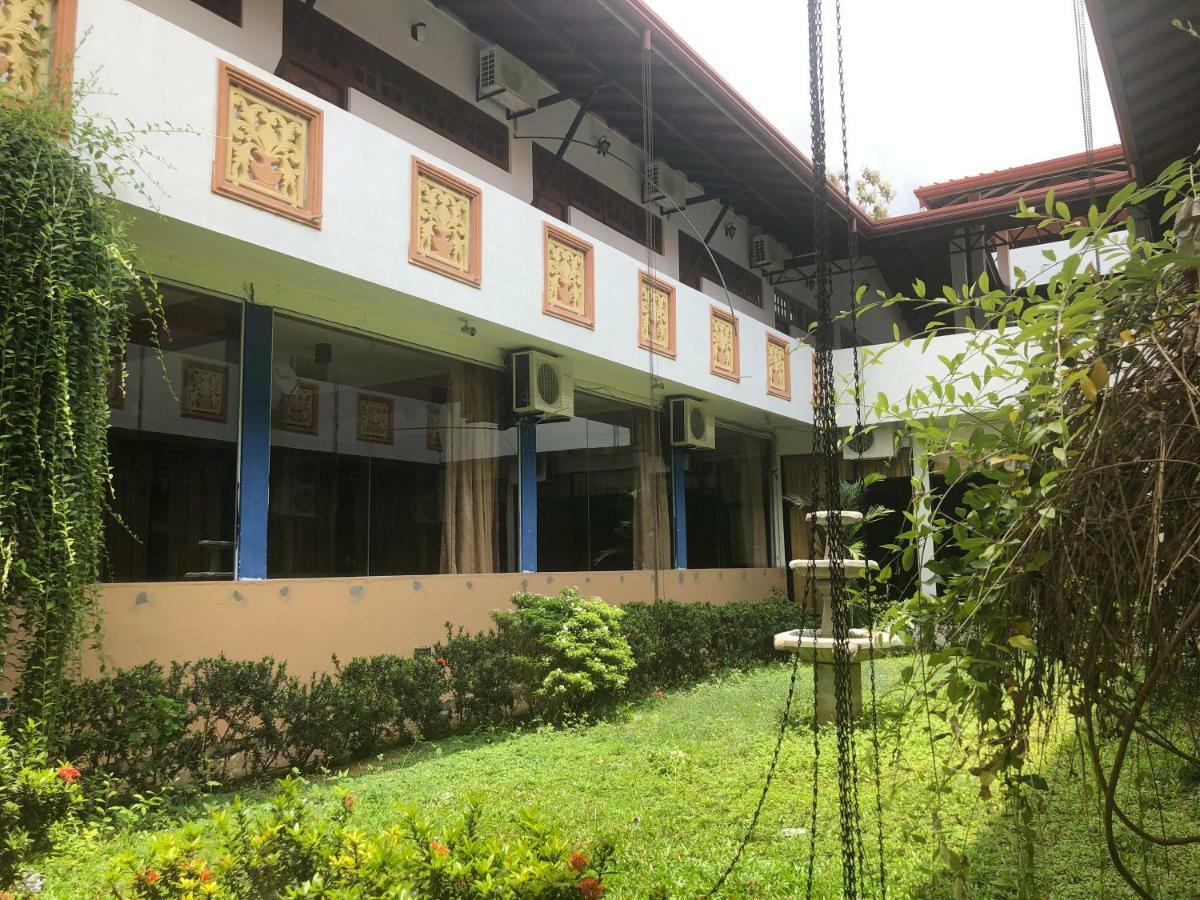 Grand Camellia Hotel Ambalantota Exterior photo